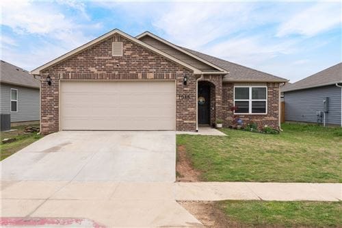 Photo of 1018 E Sparrow Circle, Fayetteville, AR 72701 (MLS # 1270852)